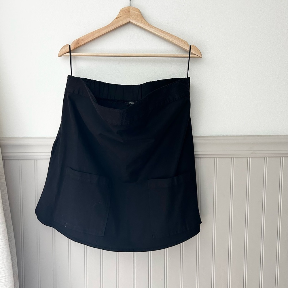 ⭐️ NEW Express Elegant Black Tube Top Cargo Front Pockets